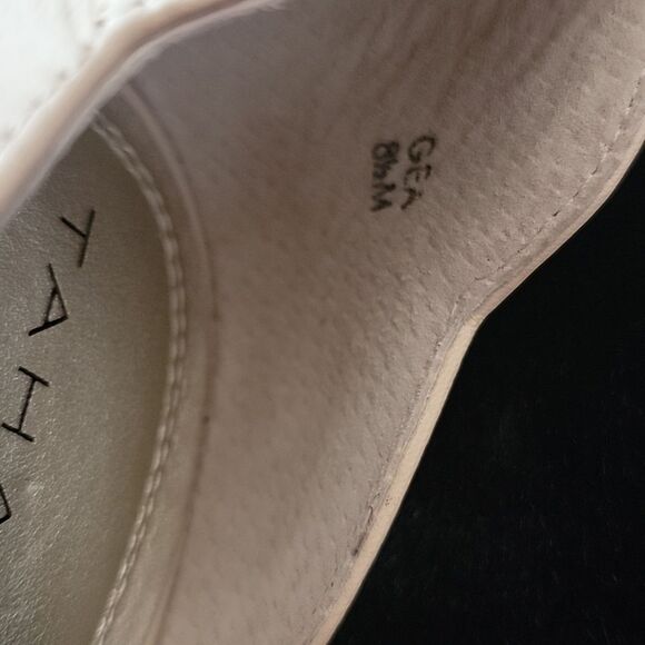 Tahari Heeled ankle Sandles Like new - Picture 11 of 12